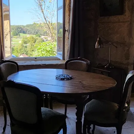 Penzion Airbnb: Vieilles Pierres Et Riviere En Perigord Couze-et-Saint-Front