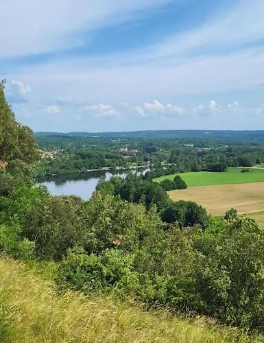 Airbnb: Vieilles Pierres Et Riviere En Perigord 3* Couze-et-Saint-Front