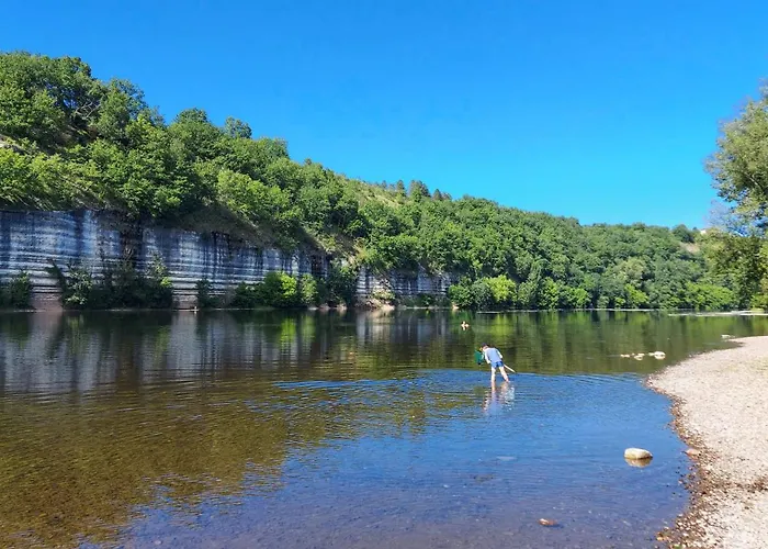 Airbnb: Vieilles Pierres Et Riviere En Perigord 3*